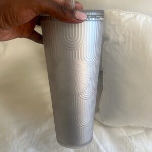 Starbucks 2023 White Pearl Shell Scales Venti Tumblr 24oz